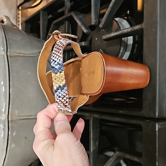 MADDEN GIRL, SZ 9. SANDALS WITH 3.5 CHUNKY HEEL. - Picture 3 of 11